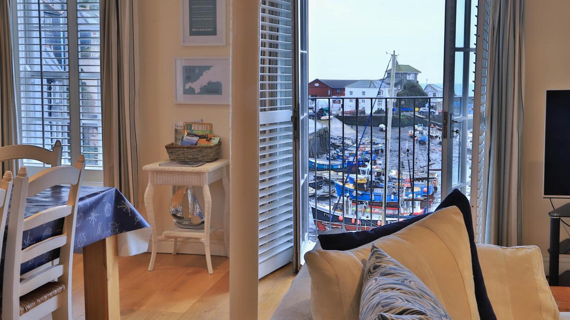 Harbourside Apartment *